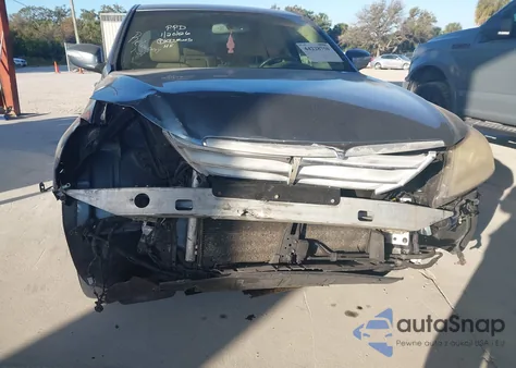 2010 Hyundai Genesis 3.8 z USA, uszkodzony, nr VIN KMHGC4DE1AU074827